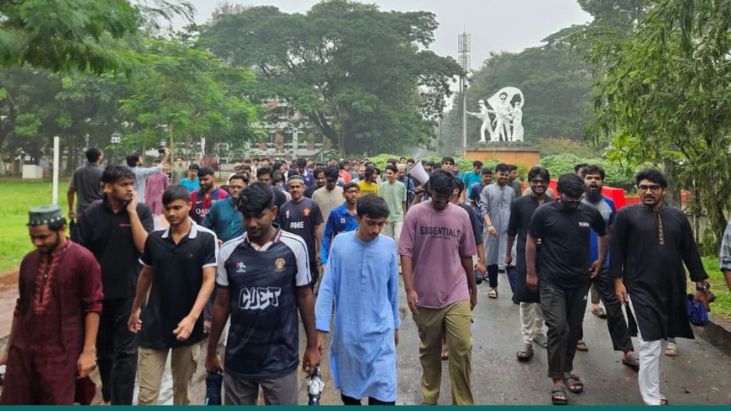 চুয়েটে ছুটির দিনেও বিক্ষোভ