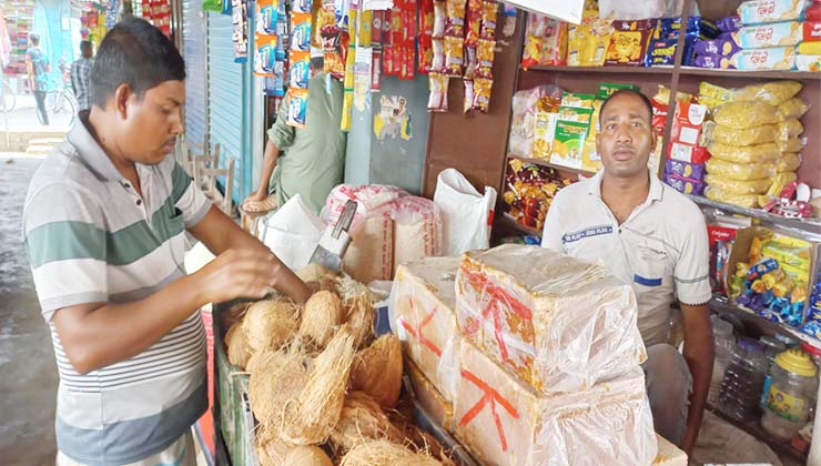 পূজায় নারিকেল-গুড়ের বাজার জমজমাট