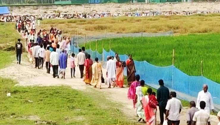 বোদায় বদেশ্বরী মন্দিরে মহালয়া উৎসবে পুণ্যার্থীদের ঢল