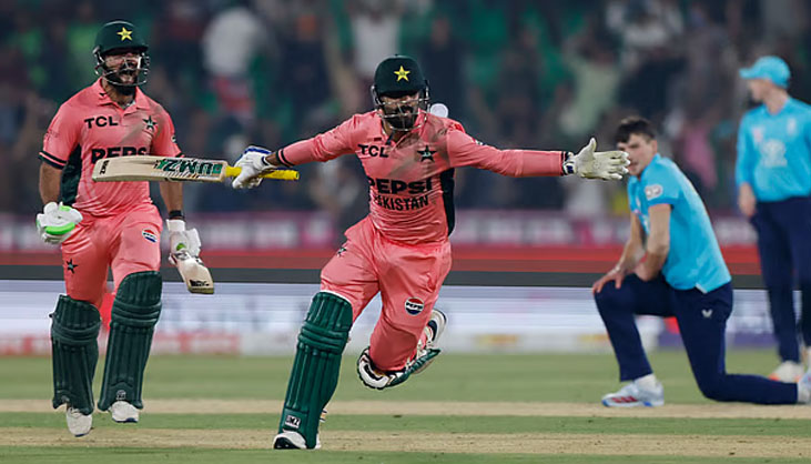 শাদাবের সেঞ্চুরিতে ১ উইকেটের অবিশ্বাস্য জয় পাকিস্তানের