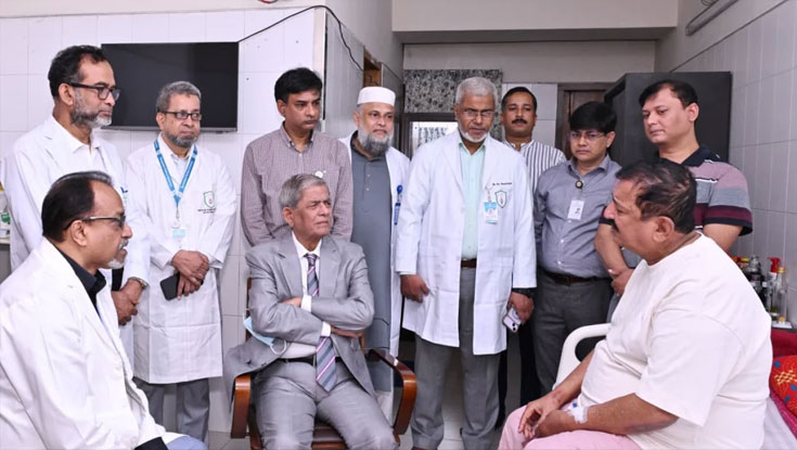 ভূমিমন্ত্রীকে দেখতে হাসপাতালে গেলেন রাষ্ট্রপতি