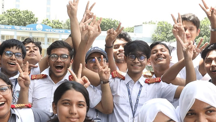 এবার জিপিএ-৫ প্রাপ্তিতে ছেলেরা এগিয়ে