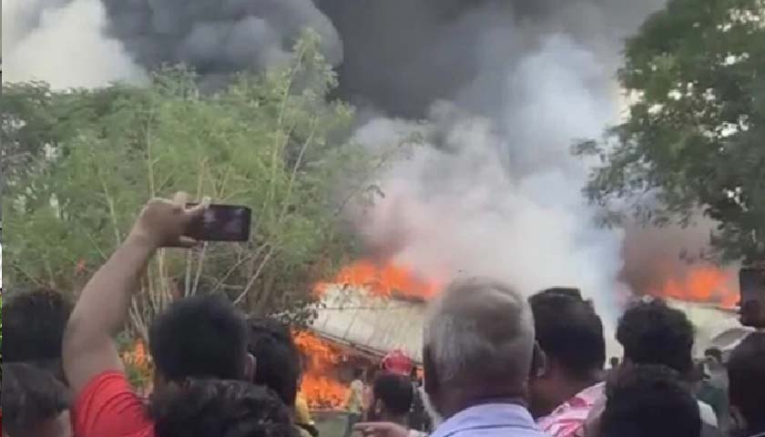 কারখানার গোডাউনে আগুন নিয়ন্ত্রণের চেষ্টায় ৯ ইউনিট