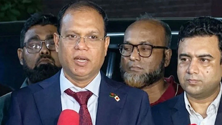 সফরসঙ্গীদের সঙ্গেই ফিরলেন প্রধানমন্ত্রী