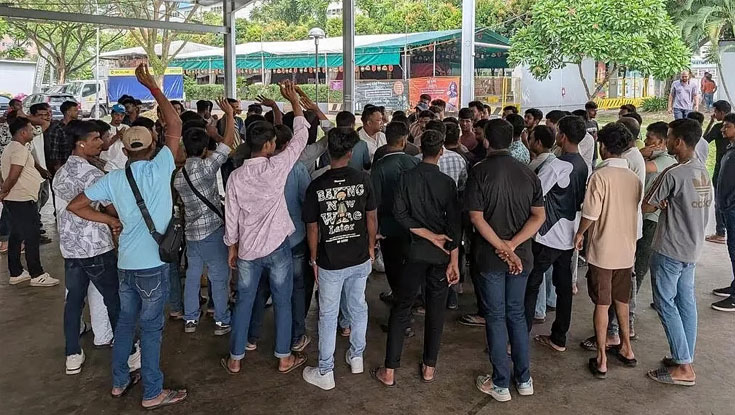সিঙ্গাপুরে বাংলাদেশিসহ কর্ম-বেতনহীন ২৪০ শ্রমিক