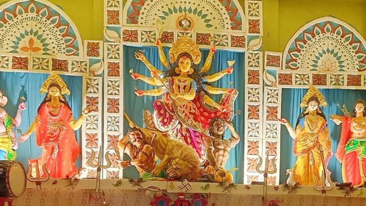 প্রতিমা বিসর্জনের মধ্য দিয়ে শেষ হচ্ছে দুর্গাপূজা