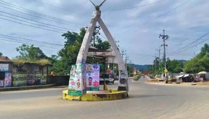 অবরোধে অচল খাগড়াছড়ি-রাঙামাটি