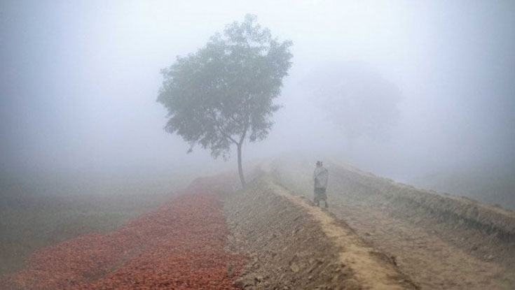 উত্তরাঞ্চলে শীতের আমেজ, কুয়াশায় ভোর