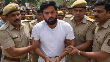বিমান থেকে অভিজিৎ দীপকেসহ সিজেপির ৩ শীর্ষ নেতা আটক বিমান থেকে অভিজিৎ দীপকেসহ সিজেপির ৩ শীর্ষ নেতা আটক