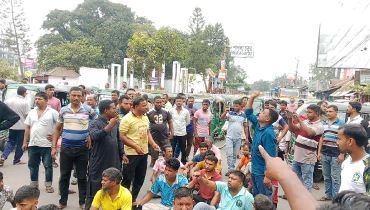 সিএনজি-অটোরিকশা চালকদের সড়ক অবরোধ সিএনজি-অটোরিকশা চালকদের সড়ক অবরোধ