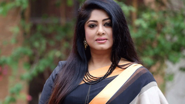 যুক্তরাষ্ট্রের গ্রিন কার্ড পেলেন মৌসুমী