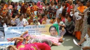হত্যার হুমকি দেয়ায় তৃতীয় লিঙ্গের মানববন্ধন হত্যার হুমকি দেয়ায় তৃতীয় লিঙ্গের মানববন্ধন