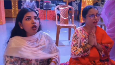 মহাঅষ্টমীতে মন্ডপে মন্ডপে অঞ্জলী প্রদান