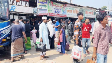 মালিকদের দ্বন্দ্বে কিশোরগঞ্জ-মহাখালী রুটে দুর্ভোগে যাত্রীরা মালিকদের দ্বন্দ্বে কিশোরগঞ্জ-মহাখালী রুটে দুর্ভোগে যাত্রীরা