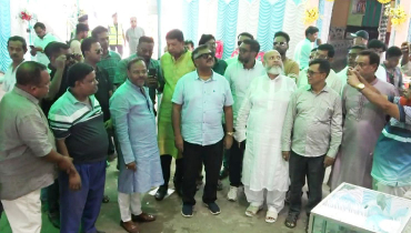 নাটোরে পুজা আয়োজনে মুগ্ধ ভারতীয় সহকারী হাইকমিশনার