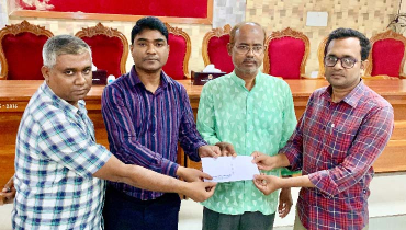 পবায় শারদীয় দুর্গোৎসব উপলক্ষে আর্থিক অনুদান বিতরণ পবায় শারদীয় দুর্গোৎসব উপলক্ষে আর্থিক অনুদান বিতরণ