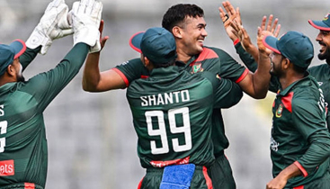 তাসকিন-শরিফুলের বোলিংয়ে ২৭১ রানে থামল জিম্বাবুয়ে তাসকিন-শরিফুলের বোলিংয়ে ২৭১ রানে থামল জিম্বাবুয়ে