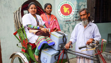 এইচএসসি পাসেই মিলবে স্বাস্থ্য সহকারীর চাকরি