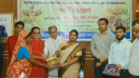 সনাতন ধর্মাবলম্বীদের মাঝে শাড়ি বিতরণ সনাতন ধর্মাবলম্বীদের মাঝে শাড়ি বিতরণ