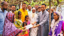 এতিম পাঁচ কন্যার পাশে প্রধানমন্ত্রী