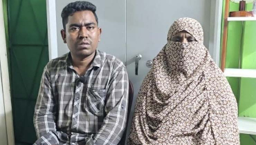 বিচারকের মধ্যস্থতায় ছেলের ঘরে ফিরলেন অসহায় মা বিচারকের মধ্যস্থতায় ছেলের ঘরে ফিরলেন অসহায় মা