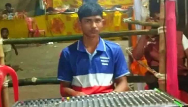 পূজা মণ্ডপে বিদ্যুৎস্পৃষ্টে যুবকের মৃত্যু পূজা মণ্ডপে বিদ্যুৎস্পৃষ্টে যুবকের মৃত্যু
