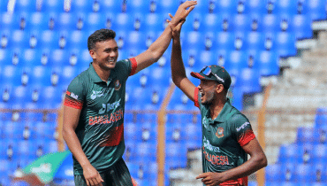 নতুন উচ্চতায় শরিফুল, তাসকিন-তানজিদ দুই কোটি ছাড়িয়ে নতুন উচ্চতায় শরিফুল, তাসকিন-তানজিদ দুই কোটি ছাড়িয়ে