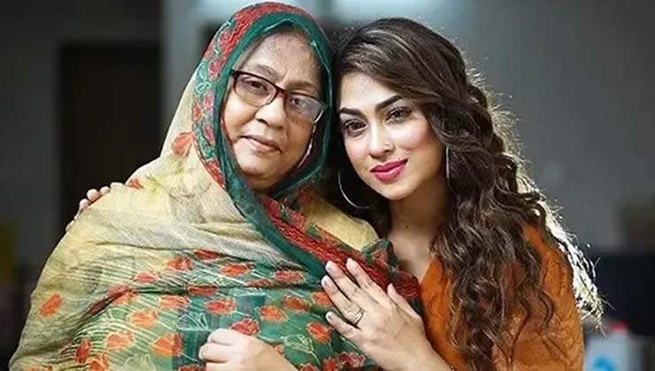 মা হারালেন পপি 