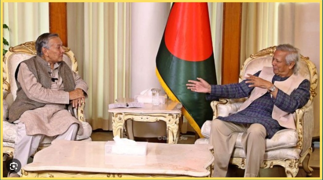 প্রধান উপদেষ্টা ড. মুহাম্মদ ইউনূস-এর সাক্ষাৎকার নিচ্ছেন স্টার সম্পাদক মাহফুজ আনাম।  ছবি: সংগৃহীত